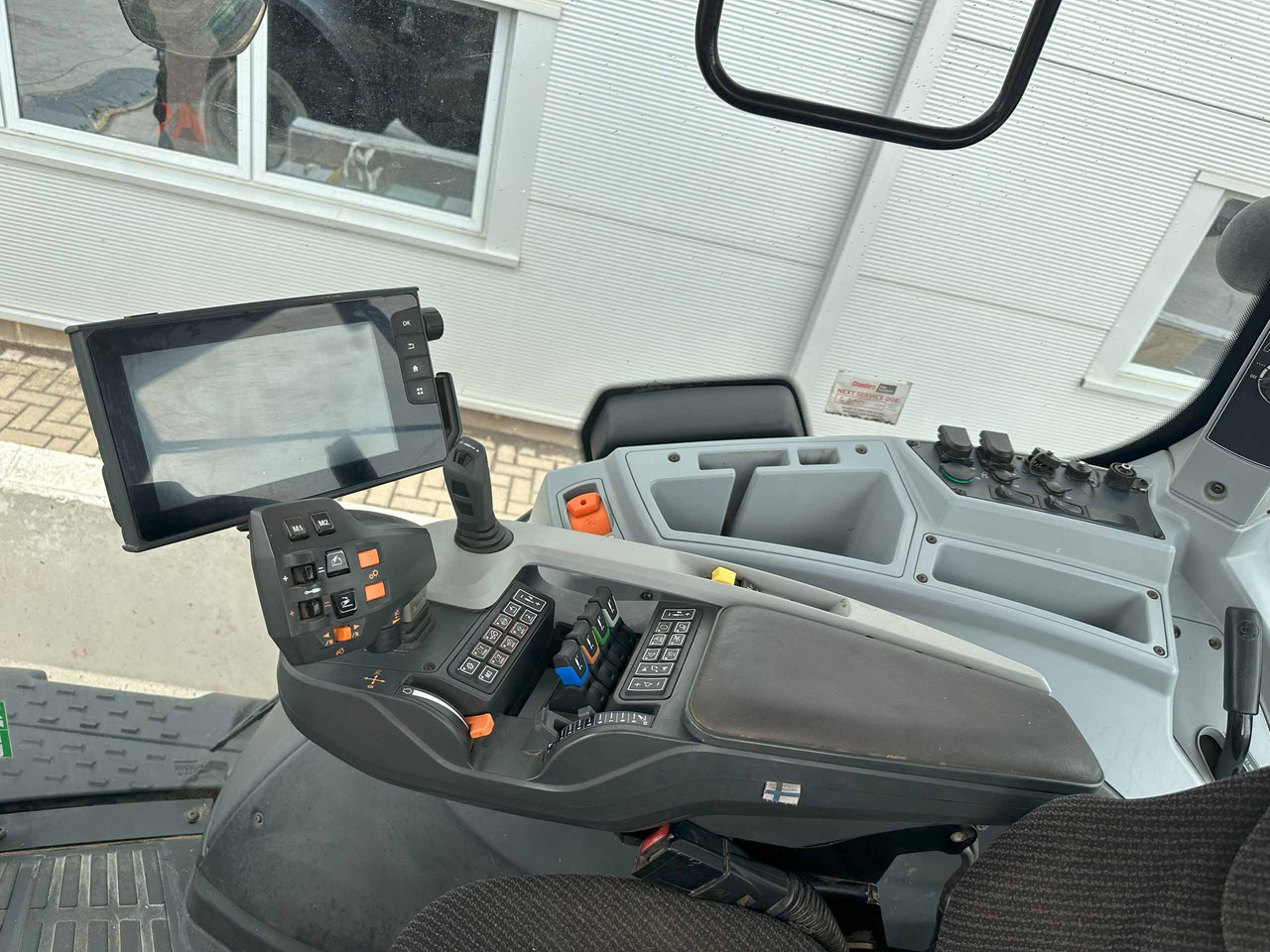 Farm tractor Valtra T174EV: picture 20