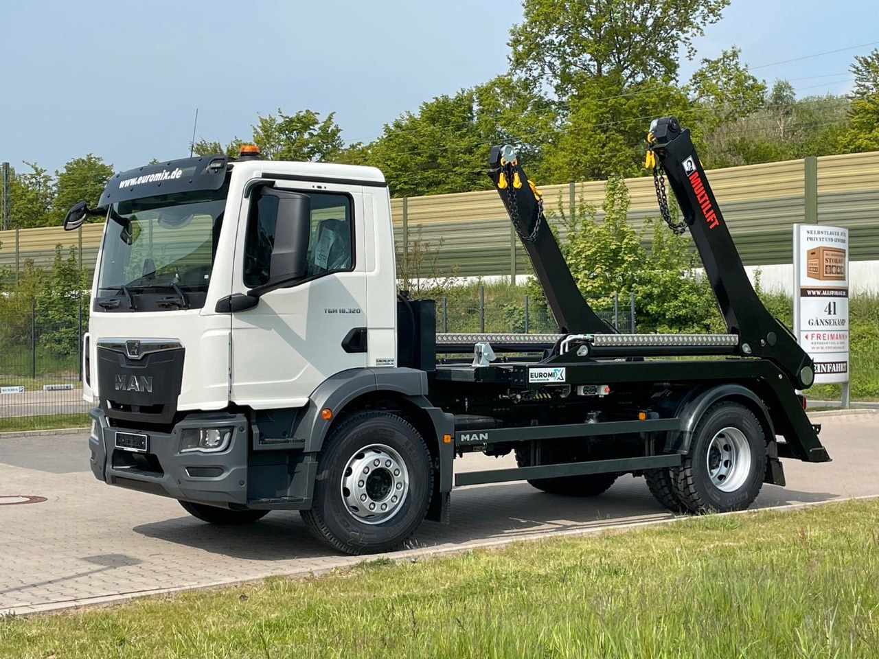 MAN TGM 18.320 4x2 Euro 6e Hiab Multilift Futura 12 - Tipper, Crane truck: picture 2 MAN TGM 18.320 4x2 Euro 6e Hiab Multilift Futura 12 - Tipper, Crane truck: picture 2