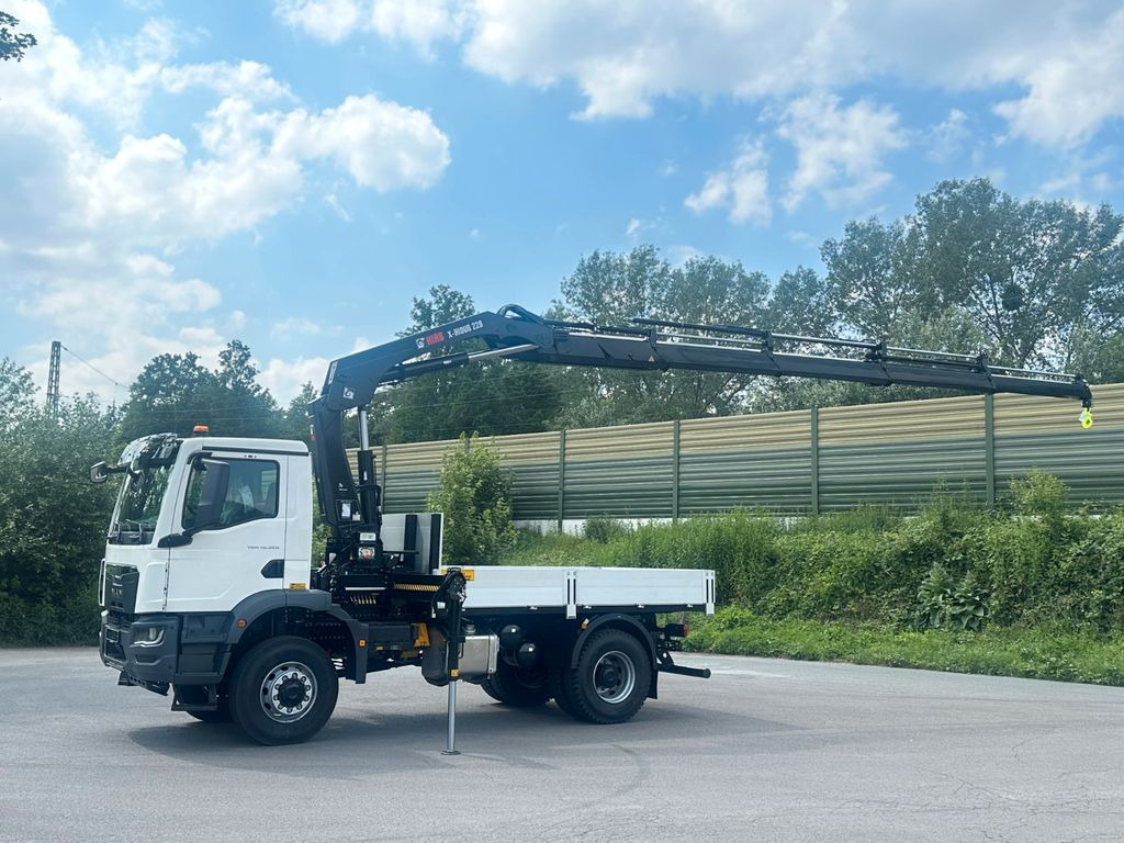 MAN TGM 18.320 4x4 Euro 6e Pritsche Hiab 228-4 Kran - Crane truck, Dropside/ Flatbed truck: picture 2 MAN TGM 18.320 4x4 Euro 6e Pritsche Hiab 228-4 Kran - Crane truck, Dropside/ Flatbed truck: picture 2