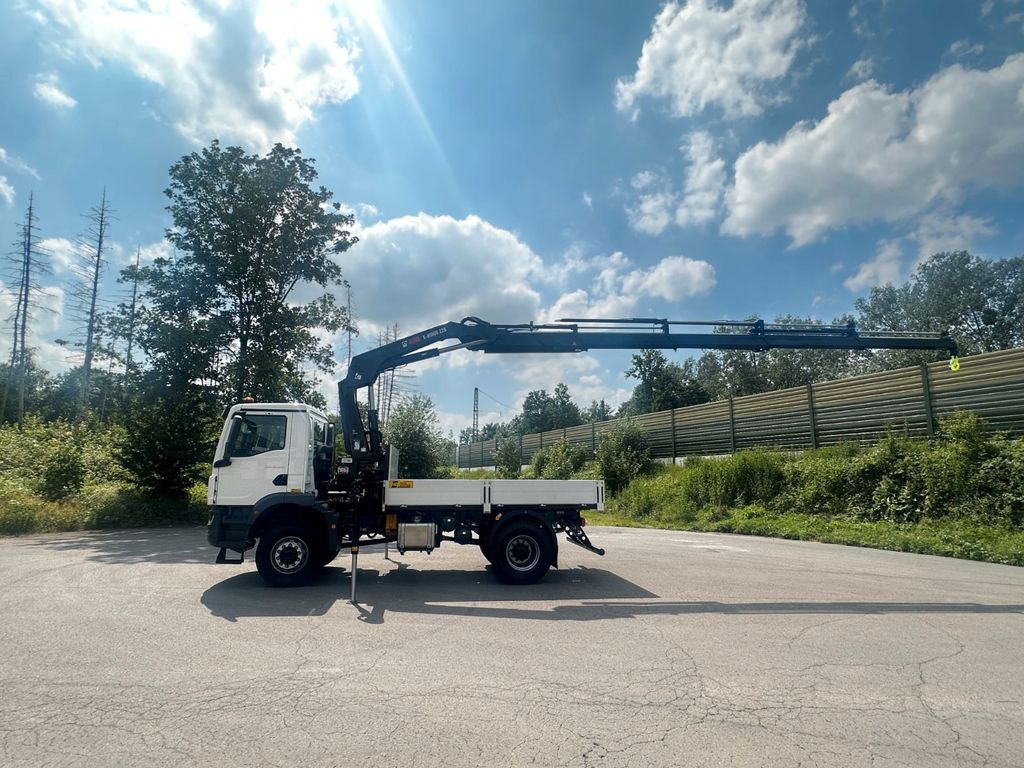 MAN TGM 18.320 4x4 Euro 6e Pritsche Hiab 228-4 Kran - Crane truck, Dropside/ Flatbed truck: picture 3 MAN TGM 18.320 4x4 Euro 6e Pritsche Hiab 228-4 Kran - Crane truck, Dropside/ Flatbed truck: picture 3