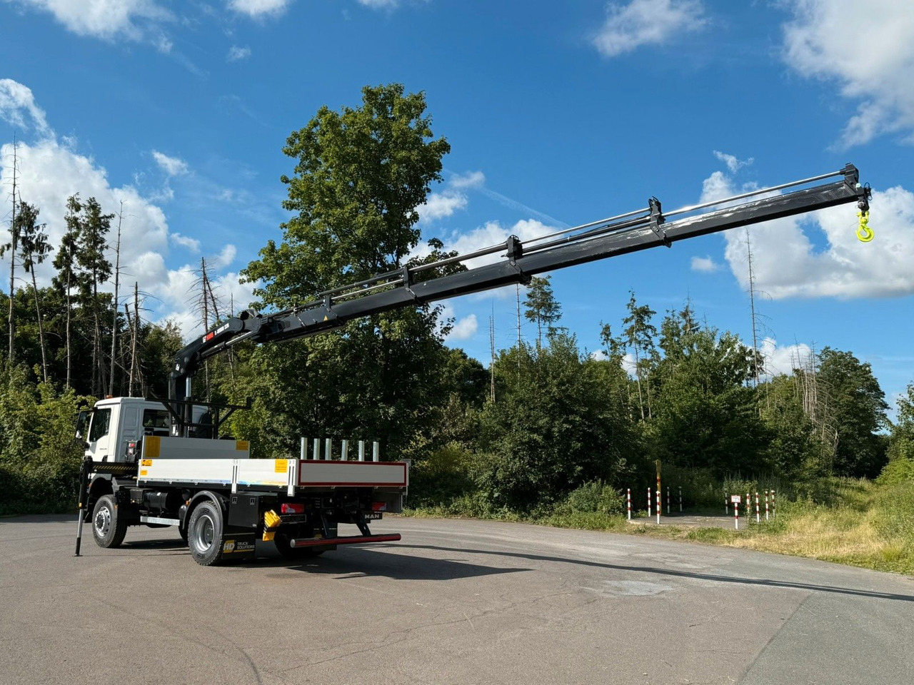 Lease a  MAN TGM 18.320 4x4 Hiab 228-4 Kran MAN TGM 18.320 4x4 Hiab 228-4 Kran: picture 12