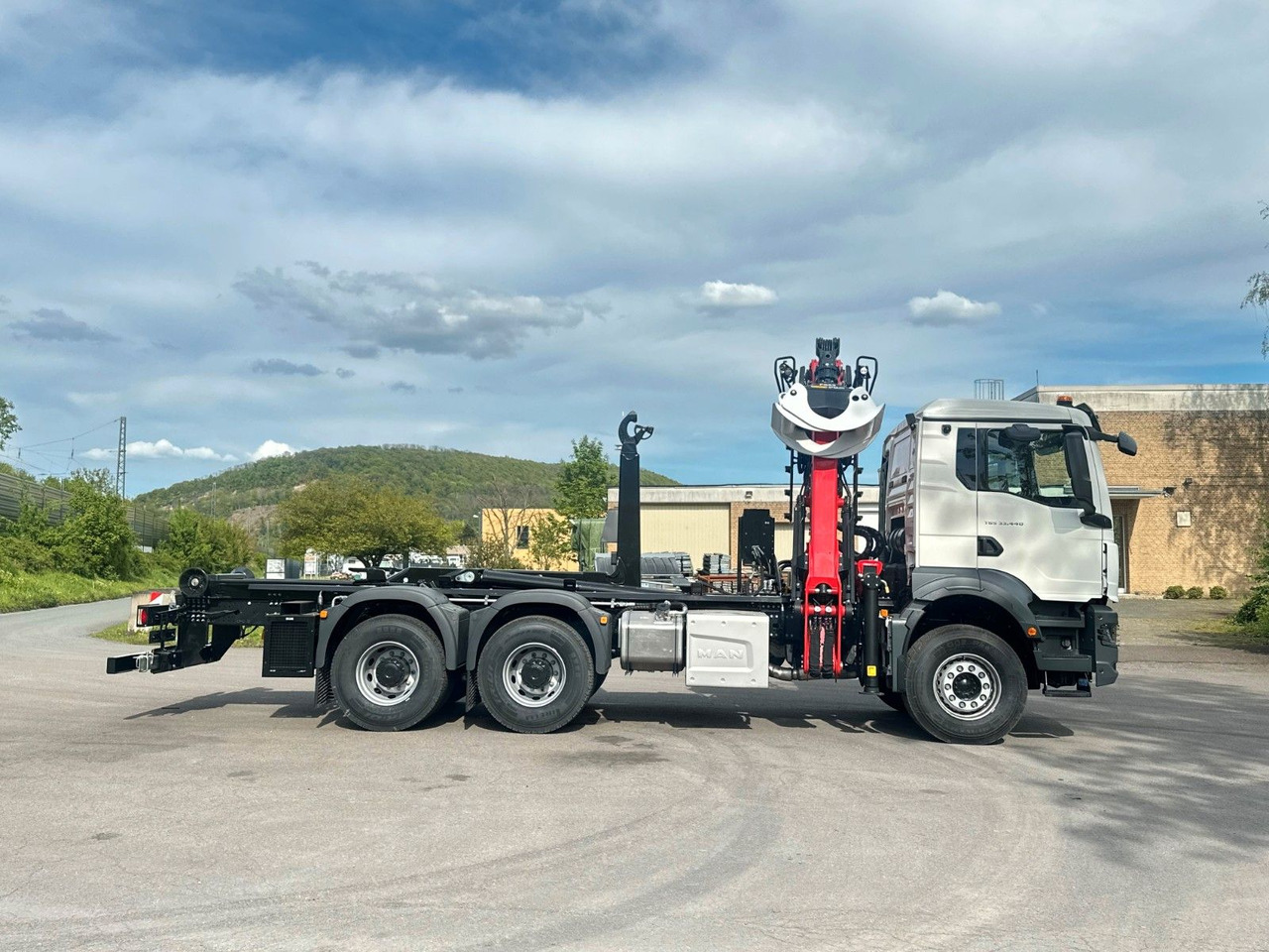 Hook lift truck, Crane truck MAN TGS 33.440 6x4 Epsilon 170Z MultiLift 20s56: picture 9