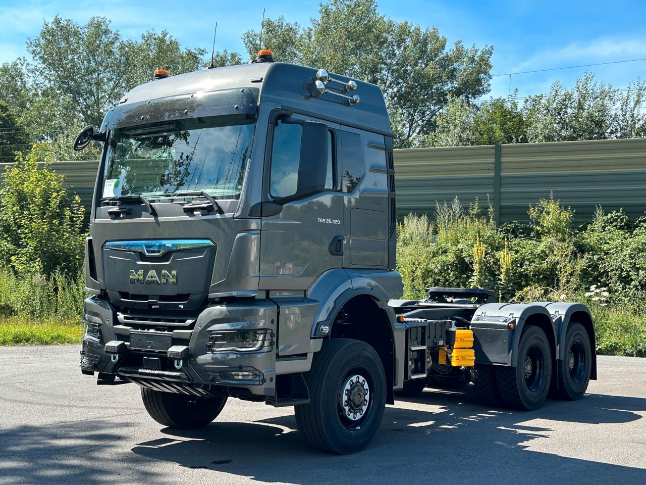 MAN TGS 26.520 6x6 - Tractor unit: picture 1 MAN TGS 26.520 6x6 - Tractor unit: picture 1