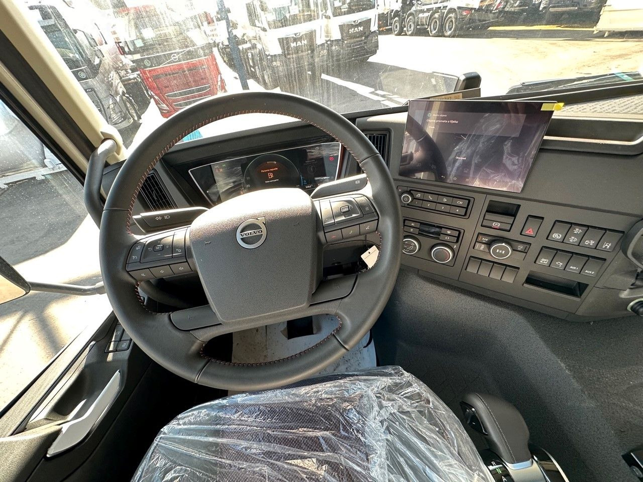 Lease a  Volvo FMX 500 8x4 Abrollkipper + Kran Hiab 658-6 Volvo FMX 500 8x4 Abrollkipper + Kran Hiab 658-6: picture 25