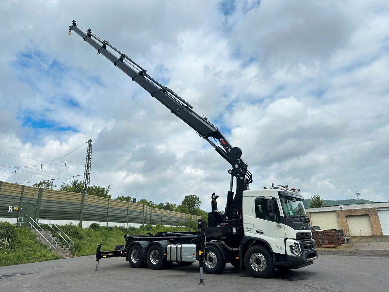 Lease a  Volvo FMX 500 8x4 Abrollkipper + Kran Hiab 658-6 Volvo FMX 500 8x4 Abrollkipper + Kran Hiab 658-6: picture 20