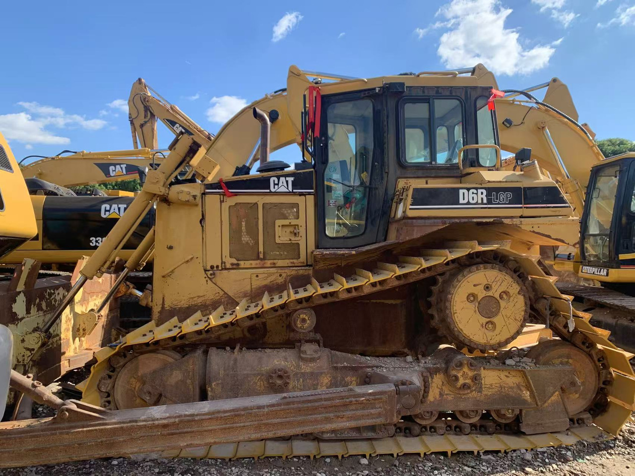 CATERPILLAR D6R - Bulldozer: picture 1 CATERPILLAR D6R - Bulldozer: picture 1