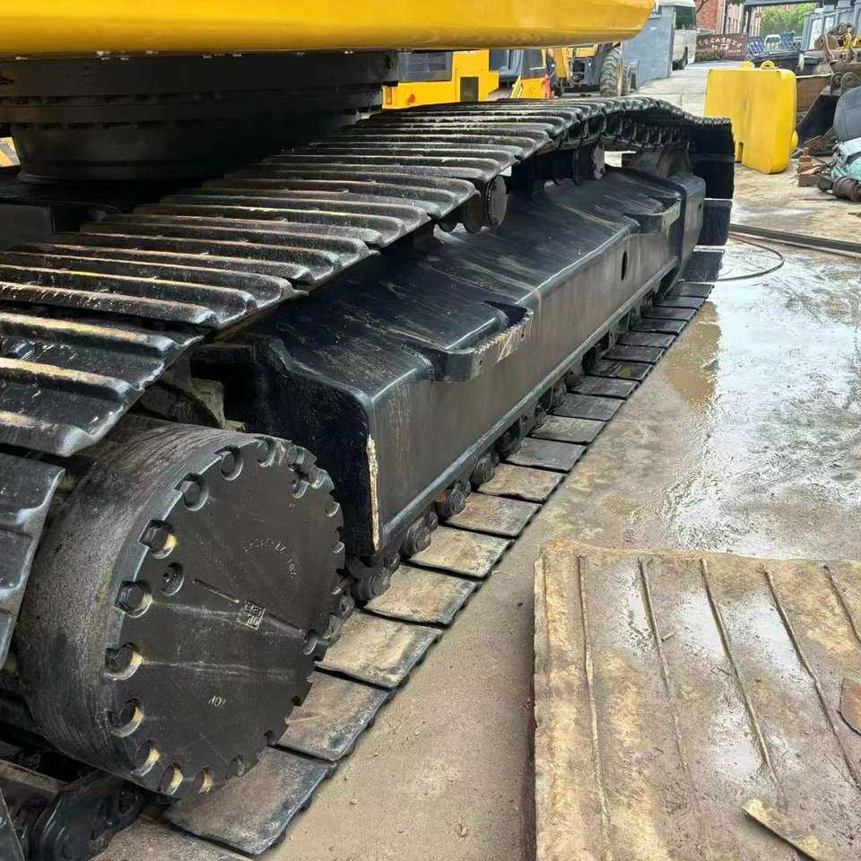 KOMATSU PC 300 - Crawler excavator: picture 2 KOMATSU PC 300 - Crawler excavator: picture 2