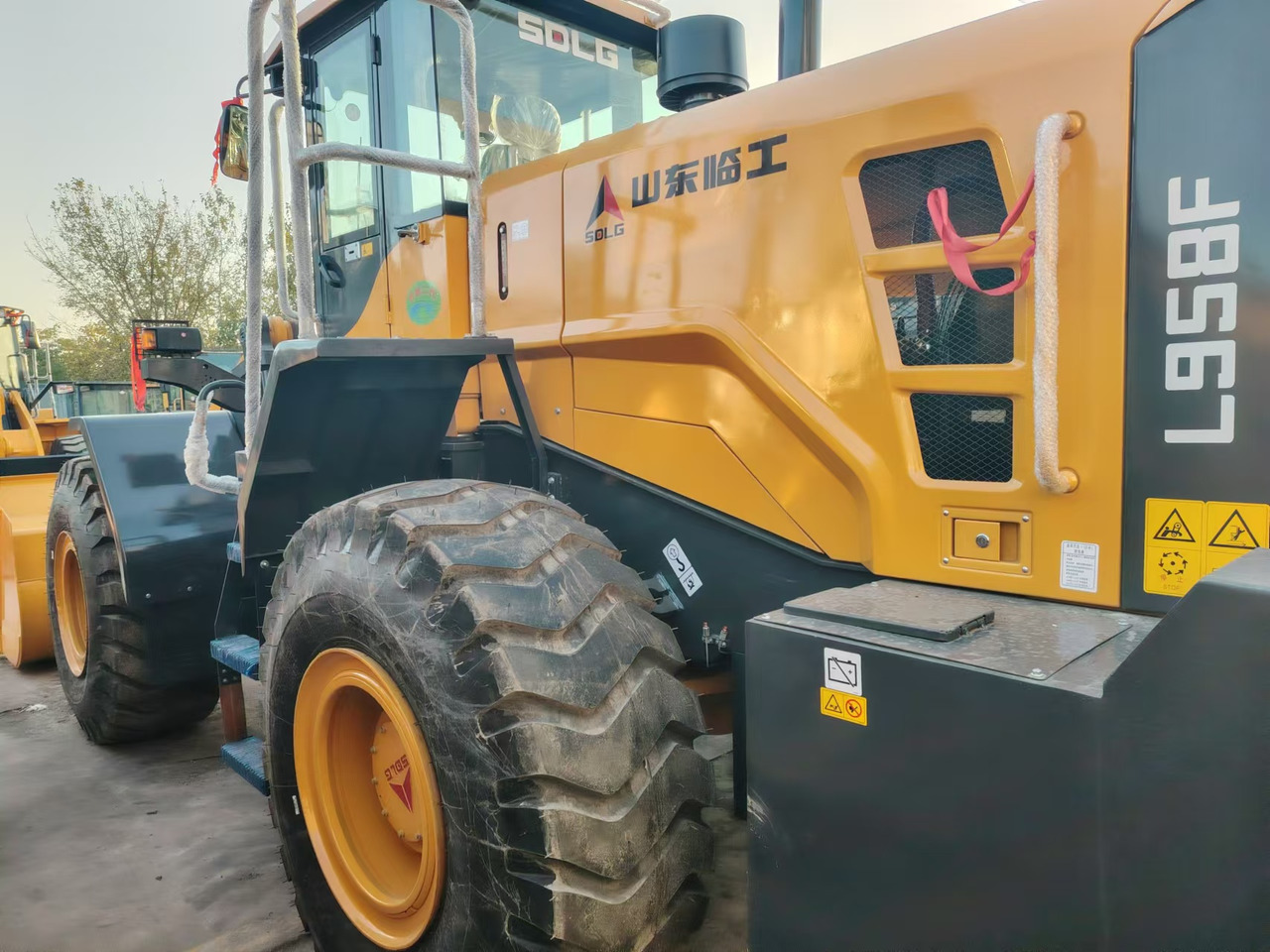 SDLG LG958F - Wheel loader: picture 3 SDLG LG958F - Wheel loader: picture 3