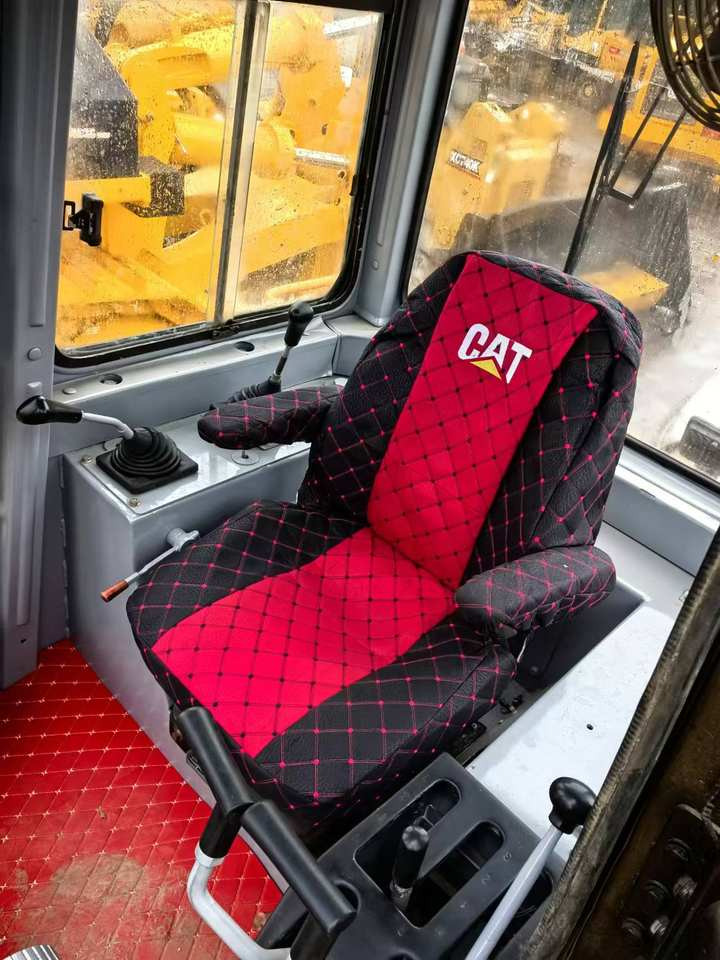 Bulldozer Used CAT D6G2 Bulldozer for Sale Used CAT Dozer D6H Used Caterpillar D6H D6T D6D D6G D6MD6R Bulldozer: picture 6 Bulldozer Used CAT D6G2 Bulldozer for Sale Used CAT Dozer D6H Used Caterpillar D6H D6T D6D D6G D6MD6R Bulldozer: picture 6