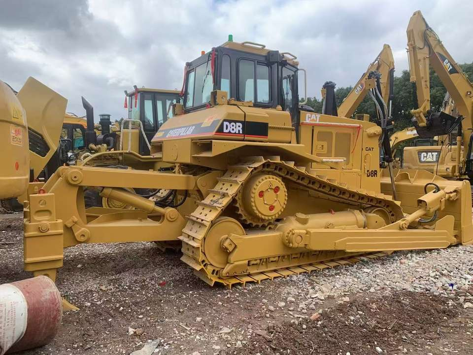 Used Machinery Caterpillar CAT D8R Bulldozer With Ripper Construction & Building Machinery Second Hand - Bulldozer: picture 5 Used Machinery Caterpillar CAT D8R Bulldozer With Ripper Construction & Building Machinery Second Hand - Bulldozer: picture 5
