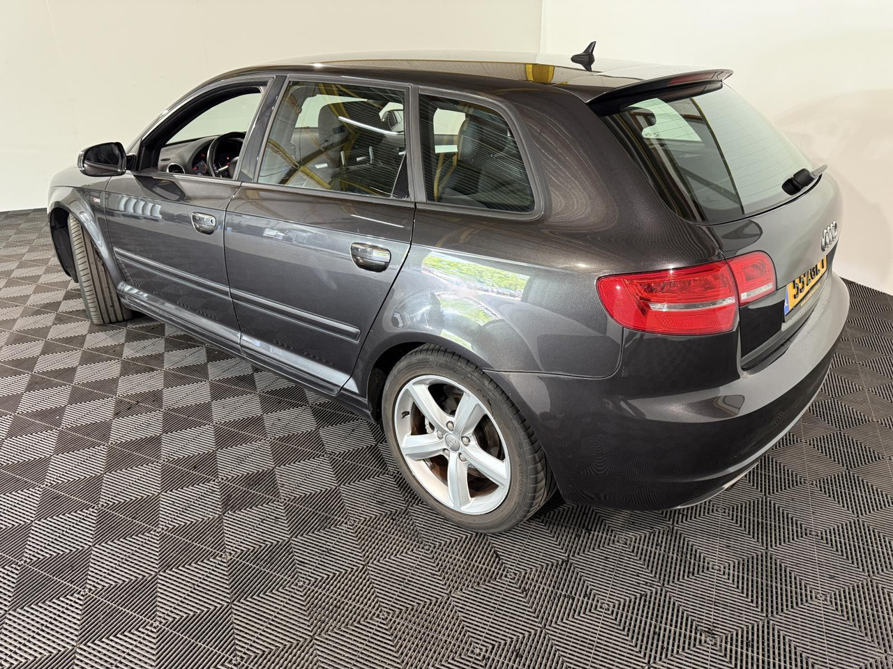 Audi A3 Sportback 1.2 TFSI S-Line 55-ZGL-1 246.717 km - Car: picture 3 Audi A3 Sportback 1.2 TFSI S-Line 55-ZGL-1 246.717 km - Car: picture 3
