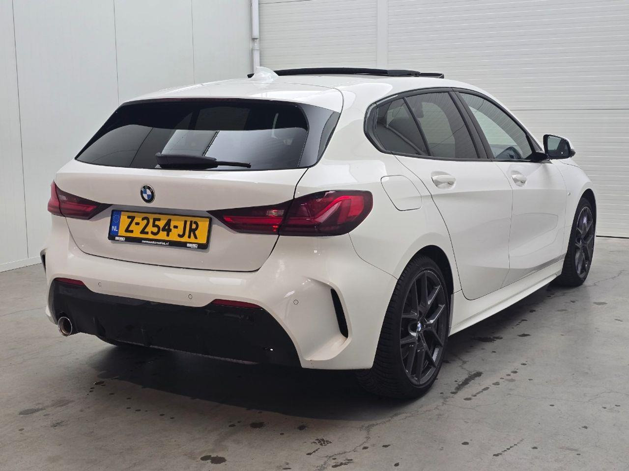 BMW 1 - serie 118i High Executive M-Sport | 2020 | 90.496 km | Automaat | Z254JR | NAP: Geen oordeel - Hatchback: picture 4 BMW 1 - serie 118i High Executive M-Sport | 2020 | 90.496 km | Automaat | Z254JR | NAP: Geen oordeel - Hatchback: picture 4