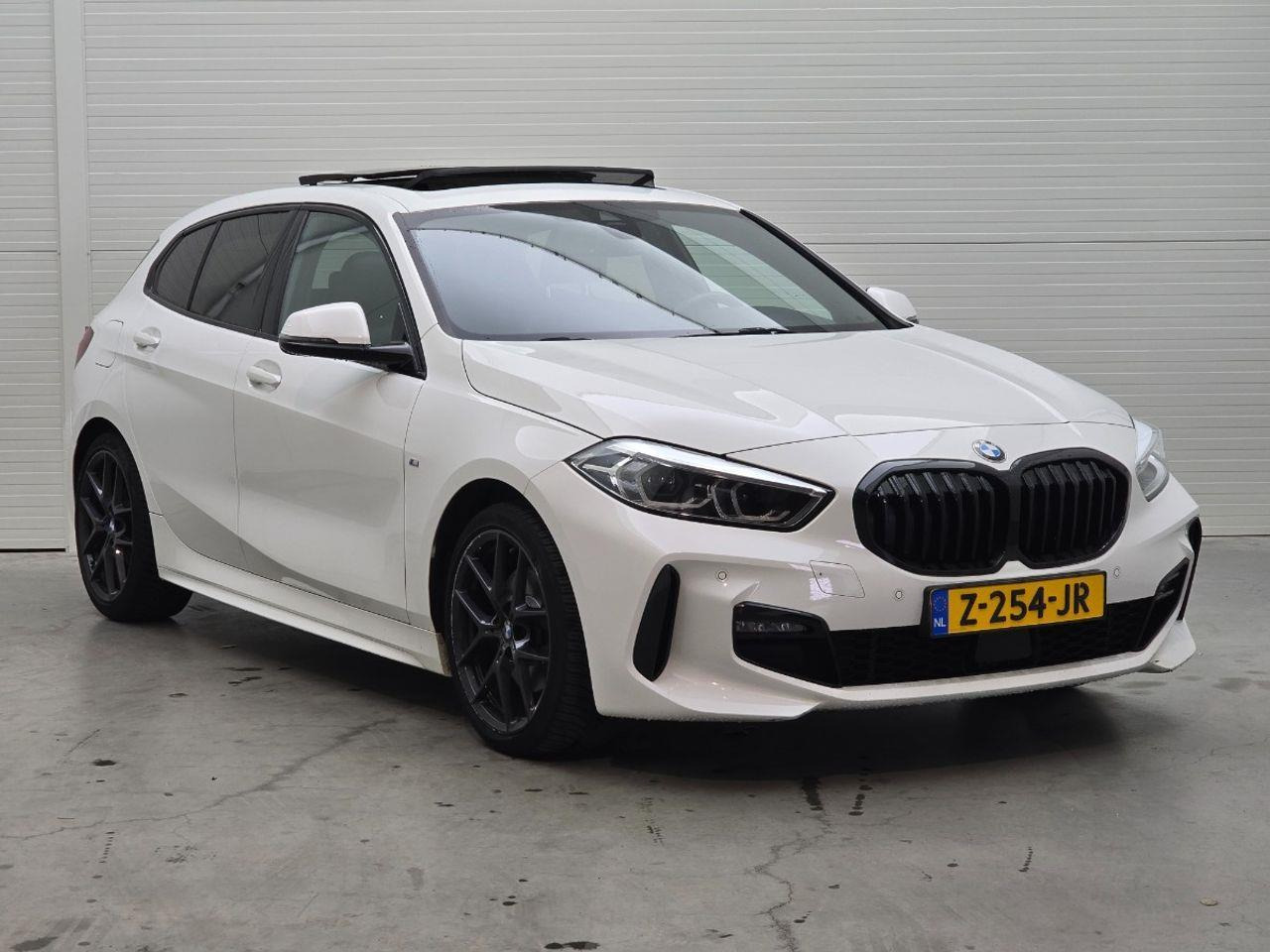 BMW 1 - serie 118i High Executive M-Sport | 2020 | 90.496 km | Automaat | Z254JR | NAP: Geen oordeel - Hatchback: picture 2 BMW 1 - serie 118i High Executive M-Sport | 2020 | 90.496 km | Automaat | Z254JR | NAP: Geen oordeel - Hatchback: picture 2