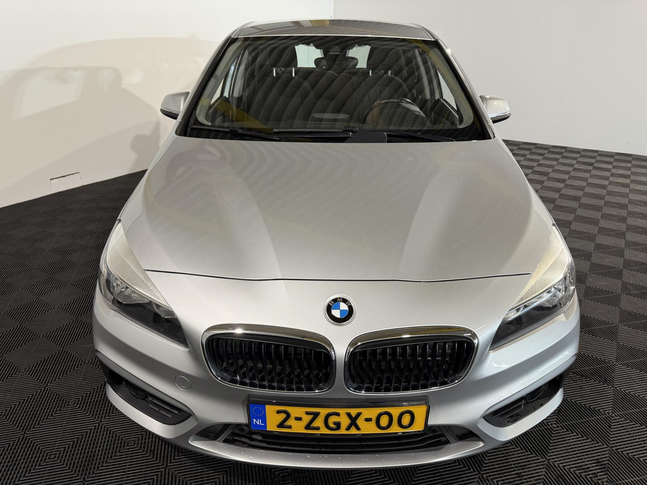 BMW 2-serie Active Tourer 218i Executive | 2015 | 198.295 km | 2-ZGX-00 - Car: picture 2 BMW 2-serie Active Tourer 218i Executive | 2015 | 198.295 km | 2-ZGX-00 - Car: picture 2