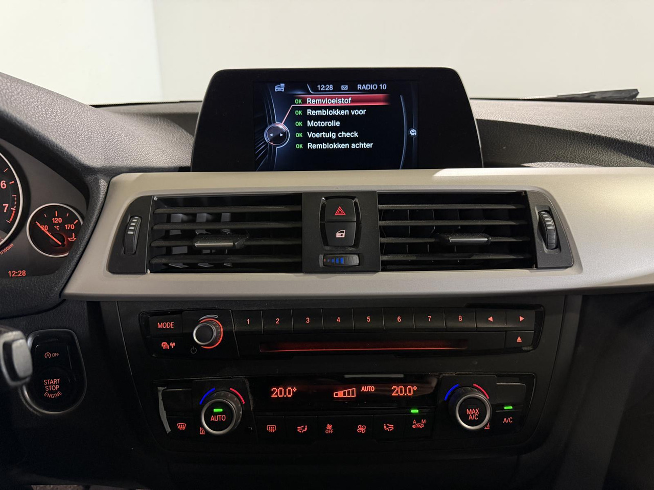 BMW | 4-serie Coupé | 420i Executive Automaat | 2015 | 213.401 km | 2ZGG53 | Logisch - Car: picture 5 BMW | 4-serie Coupé | 420i Executive Automaat | 2015 | 213.401 km | 2ZGG53 | Logisch - Car: picture 5