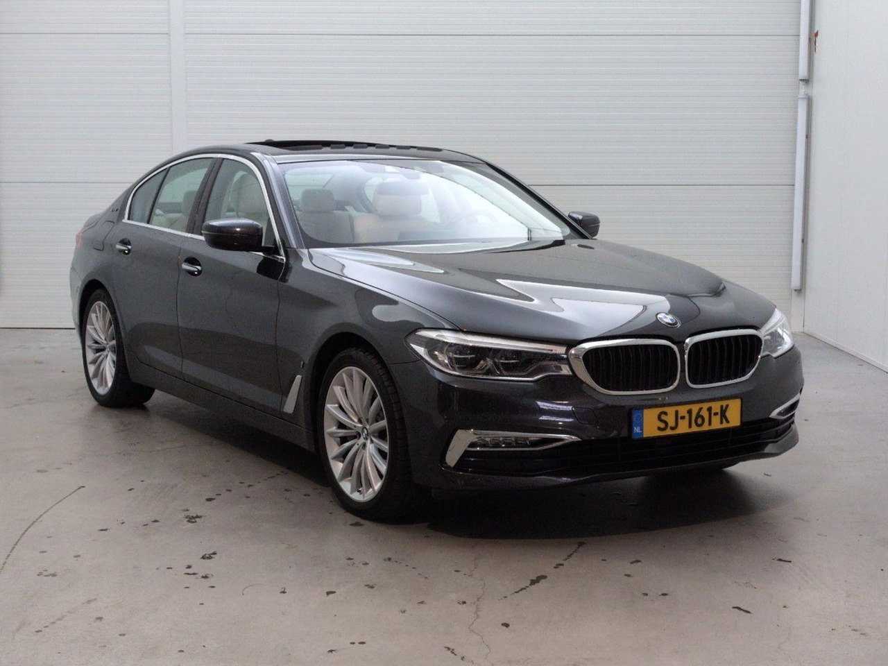 BMW 5-serie 530e iPerformance High Executive | 2018 | 183.874 km | Automaat | SJ161K | NAP: Logisch - Sedan: picture 2 BMW 5-serie 530e iPerformance High Executive | 2018 | 183.874 km | Automaat | SJ161K | NAP: Logisch - Sedan: picture 2