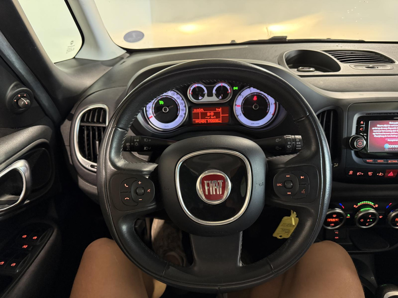 Fiat 500 L Living 0.9 TwinAir Lounge 7p. 9-TGP-37 172.608 km - Car: picture 3 Fiat 500 L Living 0.9 TwinAir Lounge 7p. 9-TGP-37 172.608 km - Car: picture 3