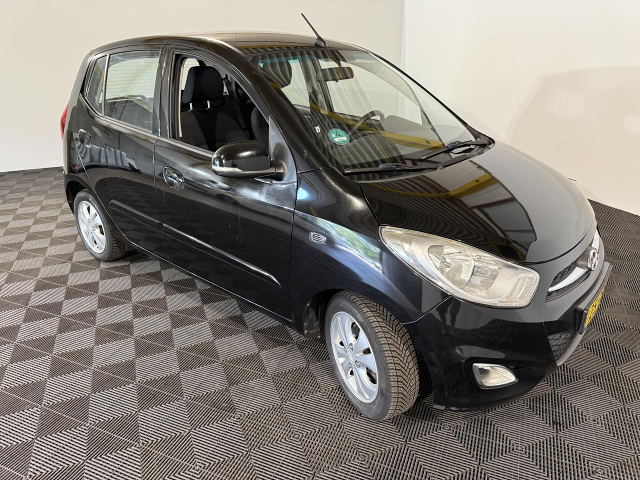 Hyundai i10 1.2 i-Catcher | 76.243 km | 2011 | 25-RSL-4 - Hatchback: picture 3 Hyundai i10 1.2 i-Catcher | 76.243 km | 2011 | 25-RSL-4 - Hatchback: picture 3