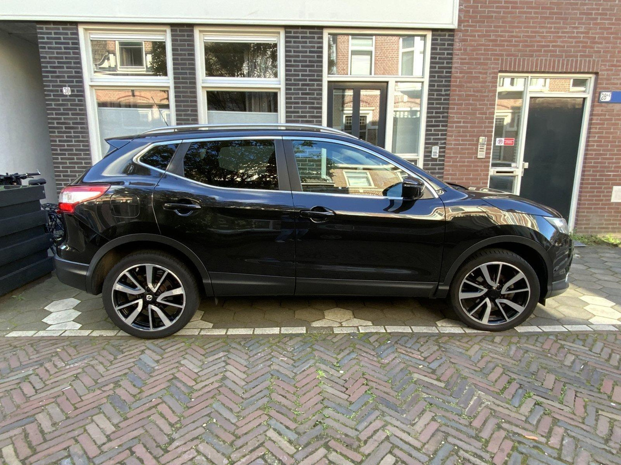Nissan | Qashqai | 1.2 Tekna | 2016 | 193.328 km | Automaat | KR001K | Logisch - SUV: picture 5 Nissan | Qashqai | 1.2 Tekna | 2016 | 193.328 km | Automaat | KR001K | Logisch - SUV: picture 5