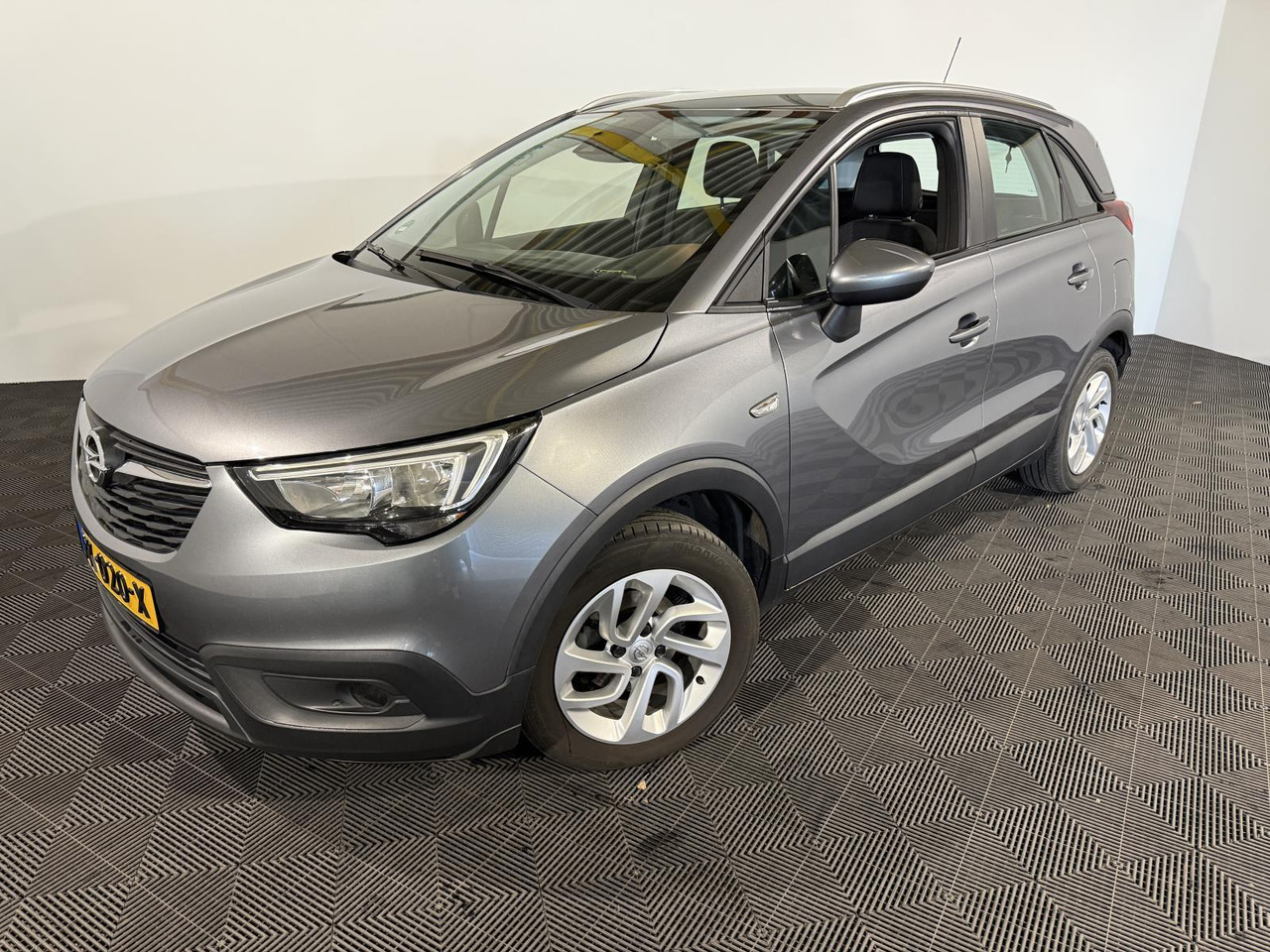 Opel Crossland X 1.2 Innovation PK-020-X - Car: picture 1 Opel Crossland X 1.2 Innovation PK-020-X - Car: picture 1