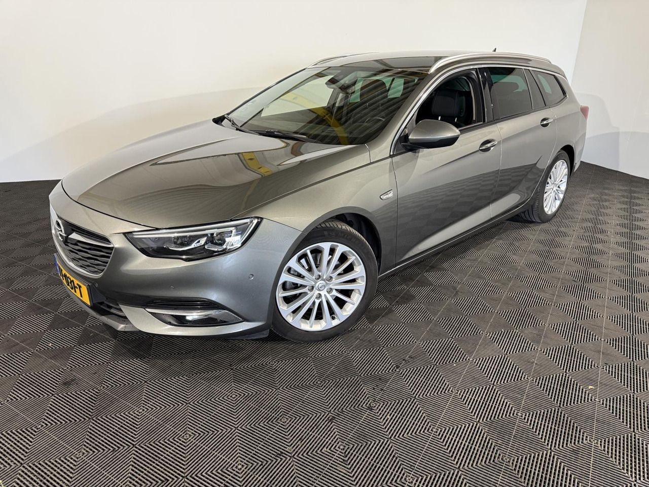 Opel Insignia Sports Tourer 1.6 Turbo Innovation TT-031-T - Car: picture 1 Opel Insignia Sports Tourer 1.6 Turbo Innovation TT-031-T - Car: picture 1