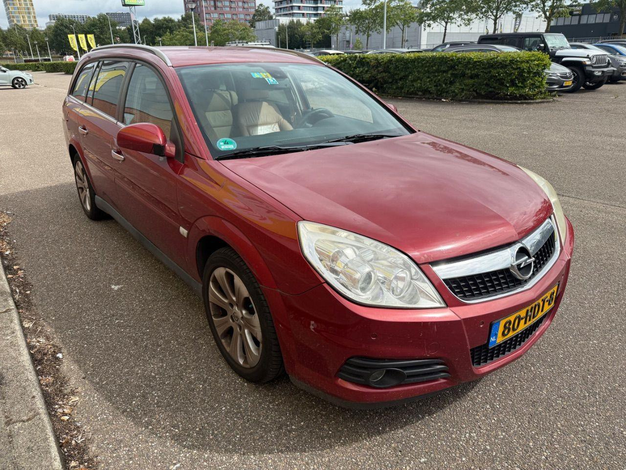 Opel Vectra Wagon 1.8 - 16V Executive | 2008 | 148.010 km | Automaat | 80HDT8 | NAP: Logisch - Car: picture 2 Opel Vectra Wagon 1.8 - 16V Executive | 2008 | 148.010 km | Automaat | 80HDT8 | NAP: Logisch - Car: picture 2