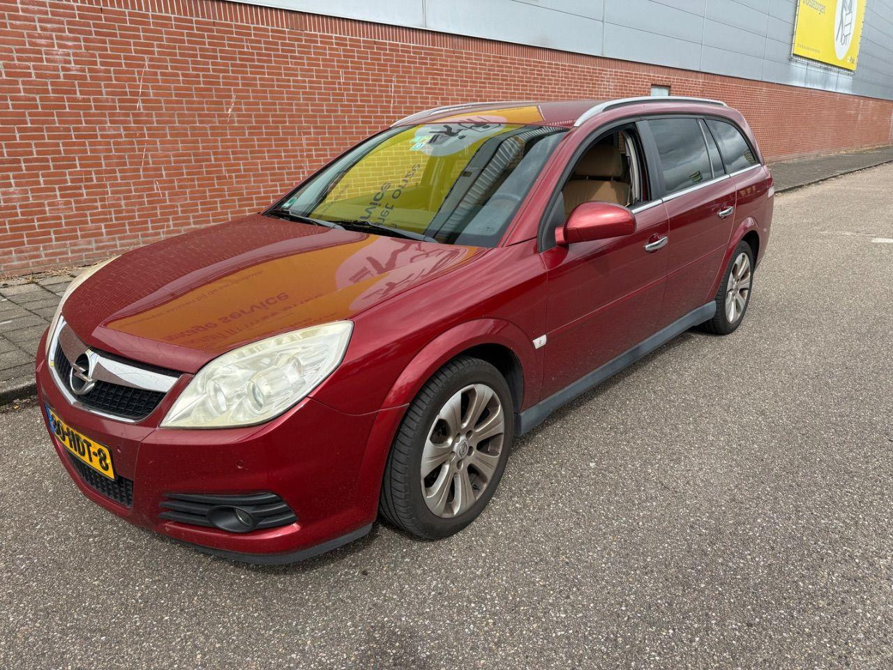 Opel Vectra Wagon 1.8 - 16V Executive | 2008 | 148.010 km | Automaat | 80HDT8 | NAP: Logisch - Car: picture 1 Opel Vectra Wagon 1.8 - 16V Executive | 2008 | 148.010 km | Automaat | 80HDT8 | NAP: Logisch - Car: picture 1