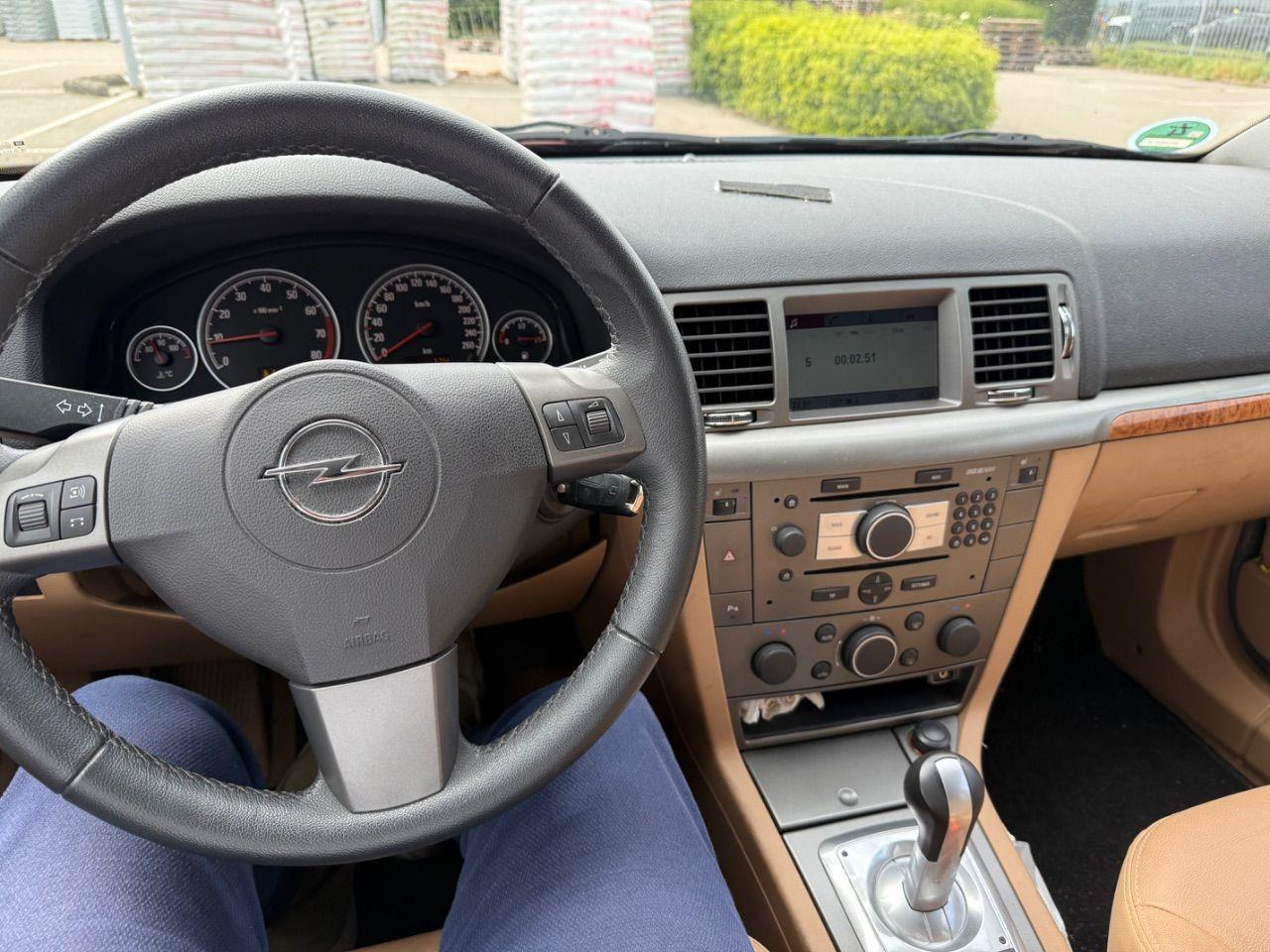 Opel Vectra Wagon 1.8 - 16V Executive | 2008 | 148.010 km | Automaat | 80HDT8 | NAP: Logisch - Car: picture 5 Opel Vectra Wagon 1.8 - 16V Executive | 2008 | 148.010 km | Automaat | 80HDT8 | NAP: Logisch - Car: picture 5