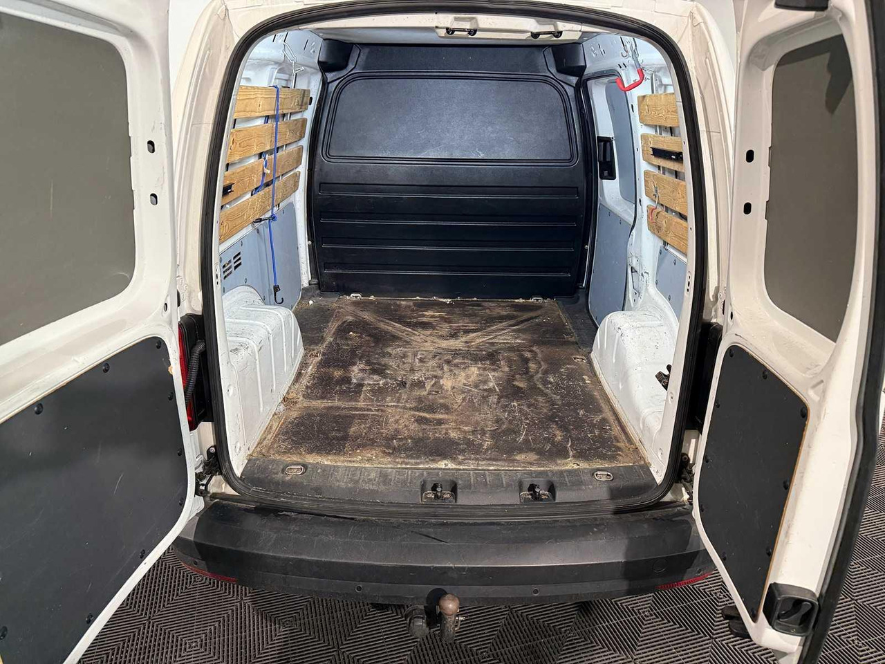 Volkswagen Caddy 2.0 TDI L1H1 BMT Comfortline VZ-140-J 169.307 km - Other machinery: picture 3 Volkswagen Caddy 2.0 TDI L1H1 BMT Comfortline VZ-140-J 169.307 km - Other machinery: picture 3