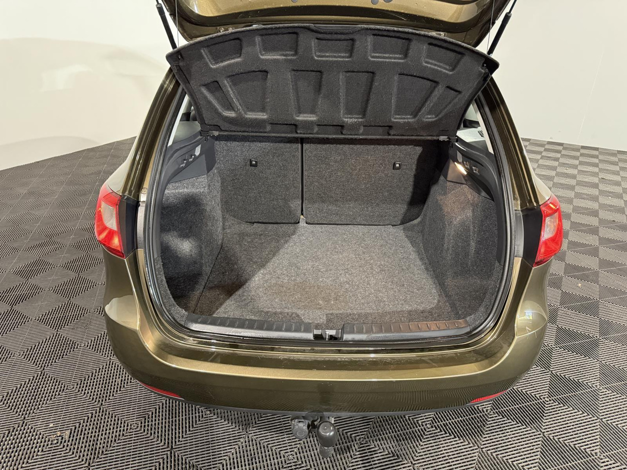 SEAT | Ibiza ST | 1.4 Style | 2011 | 276.390 km | 81PND7 | Logisch - Car: picture 4 SEAT | Ibiza ST | 1.4 Style | 2011 | 276.390 km | 81PND7 | Logisch - Car: picture 4