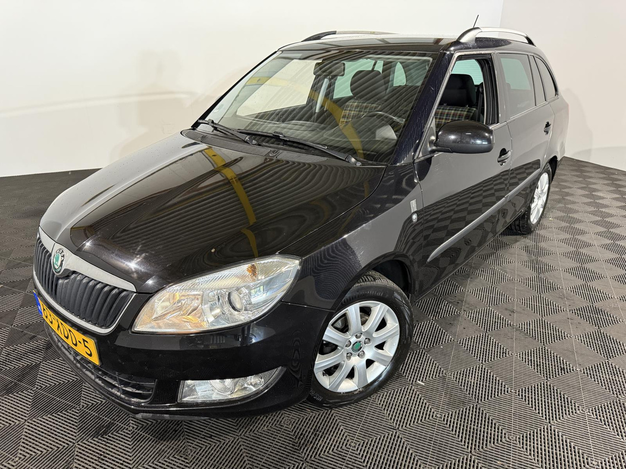 Skoda | Fabia Combi | 1.2 TSI Style | 2012 | 249.974 km | 63XDD5 | Logisch - Car: picture 1 Skoda | Fabia Combi | 1.2 TSI Style | 2012 | 249.974 km | 63XDD5 | Logisch - Car: picture 1