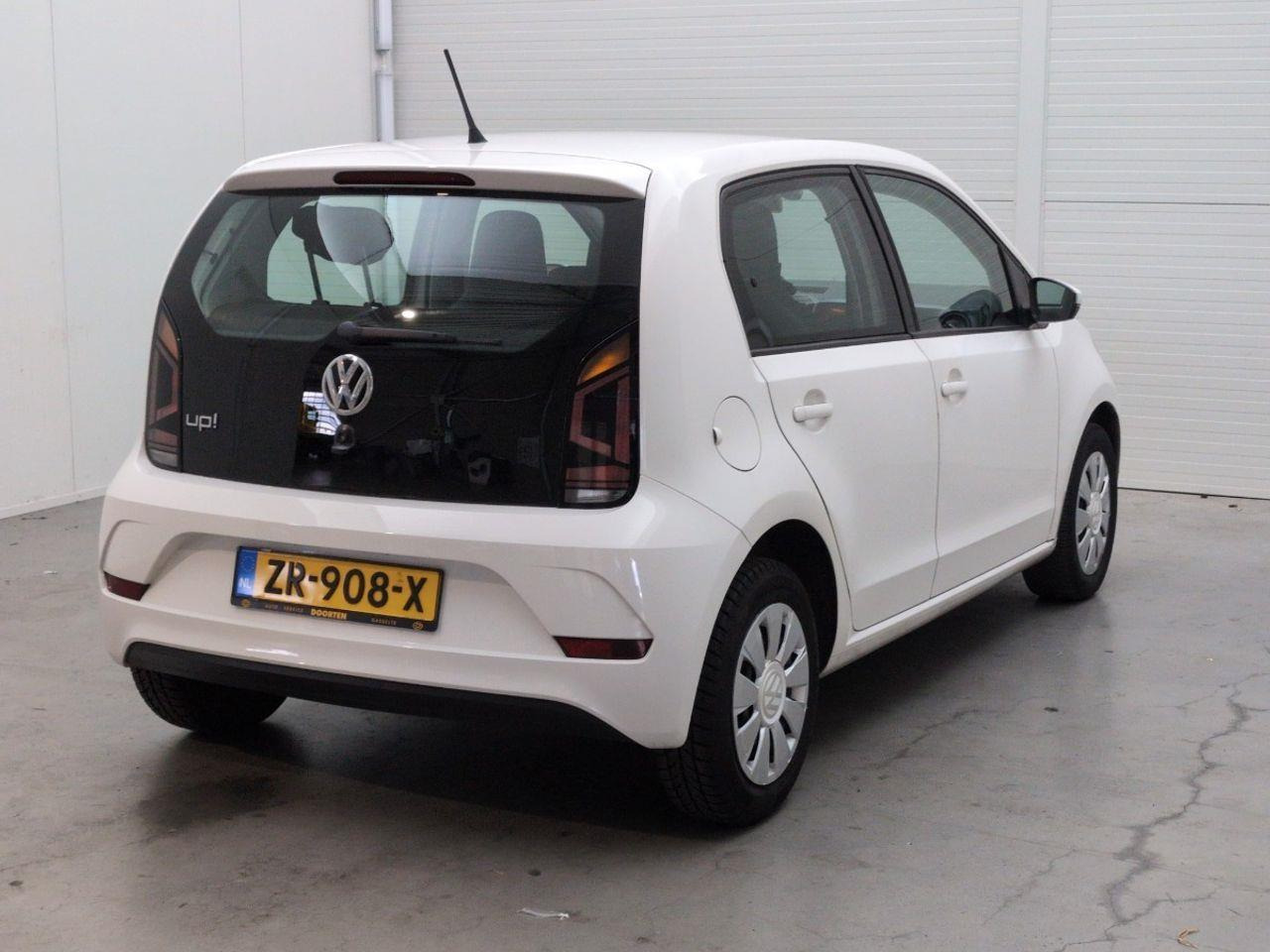 Volkswagen Up! 1.0 BMT move up! | 2019 | 114.730 km | ZR908X | NAP: Logisch - Hatchback: picture 4 Volkswagen Up! 1.0 BMT move up! | 2019 | 114.730 km | ZR908X | NAP: Logisch - Hatchback: picture 4