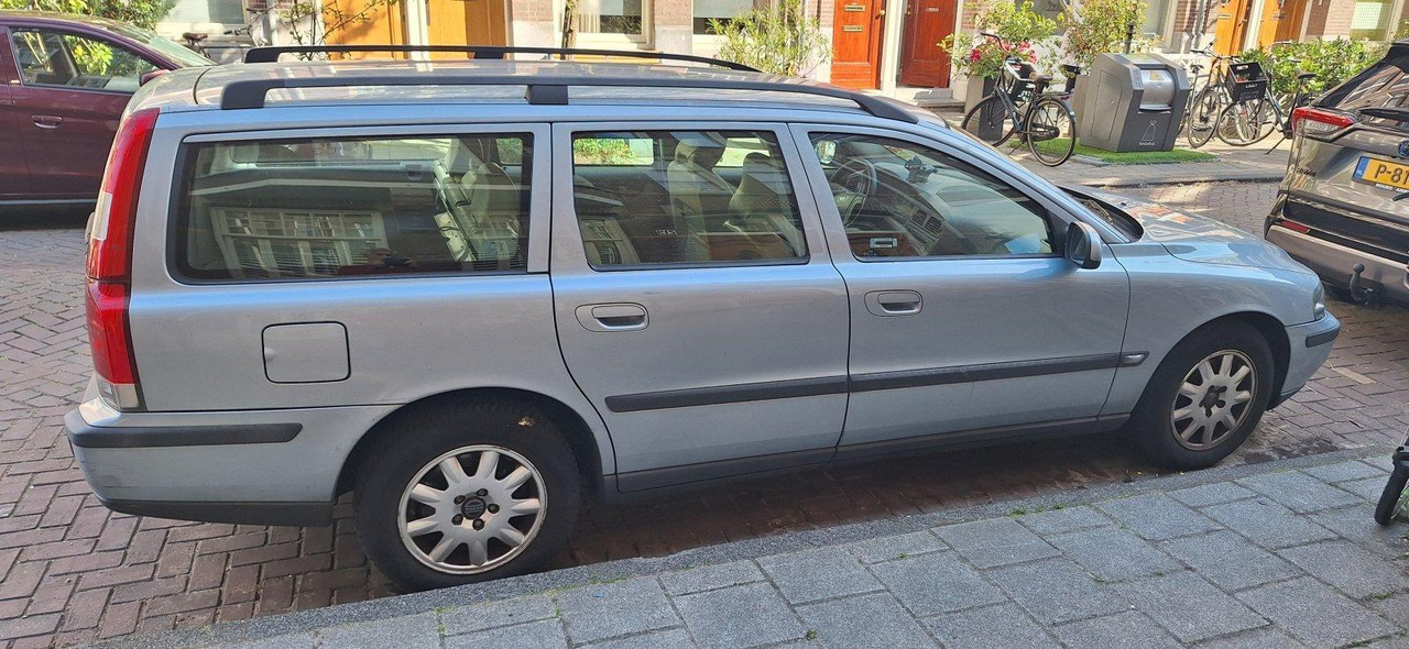 Volvo V70 2.4 Comfort Line | 2001 | 312.397 | NK-218-T - Car: picture 5 Volvo V70 2.4 Comfort Line | 2001 | 312.397 | NK-218-T - Car: picture 5