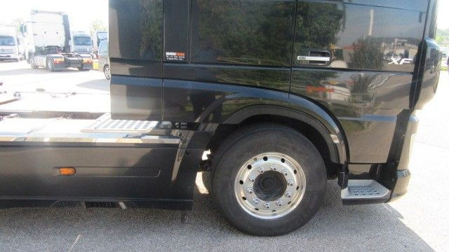 Tractor unit DAF XF 530: picture 8