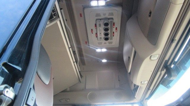Tractor unit DAF XF 530: picture 11