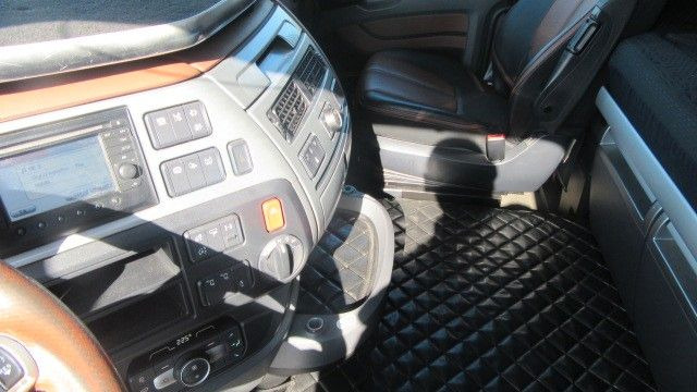 Tractor unit DAF XF 530: picture 15