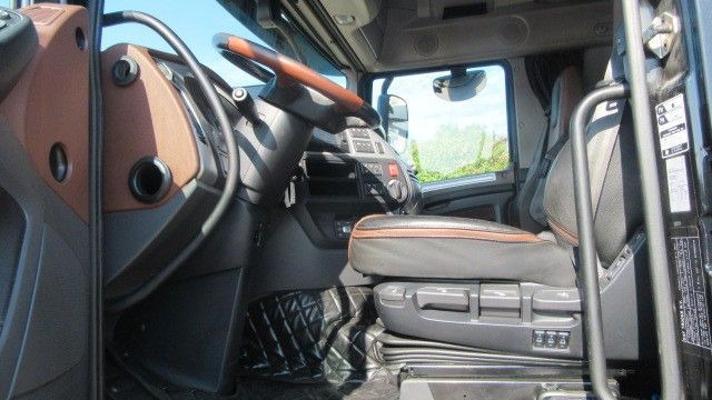 Tractor unit DAF XF 530: picture 12
