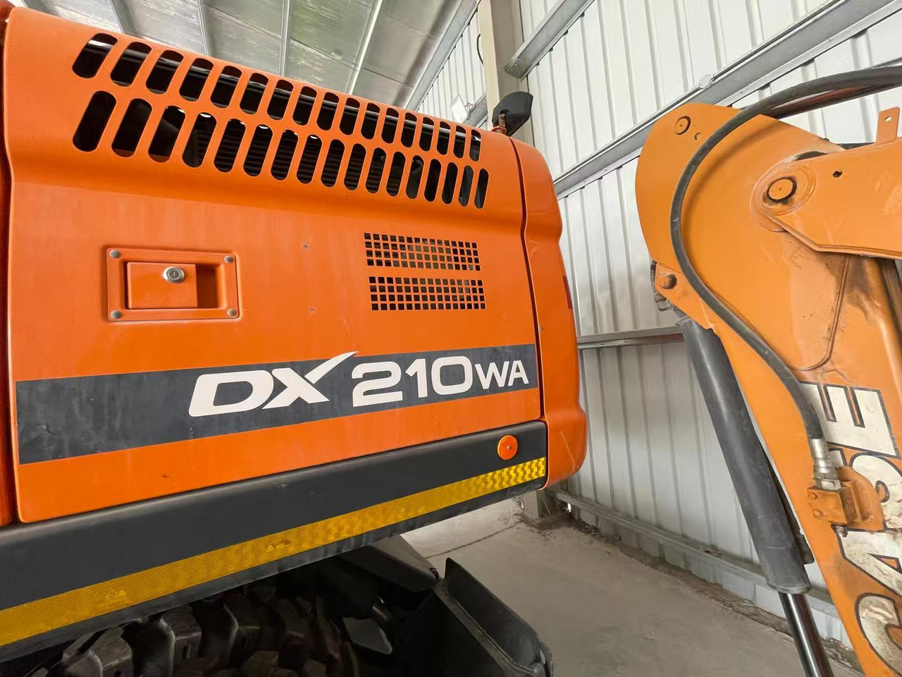 DOOSAN DX210 - Wheel excavator: picture 3 DOOSAN DX210 - Wheel excavator: picture 3