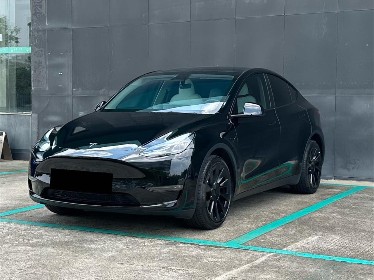 TESLA MODEL Y - Car: picture 1 TESLA MODEL Y - Car: picture 1