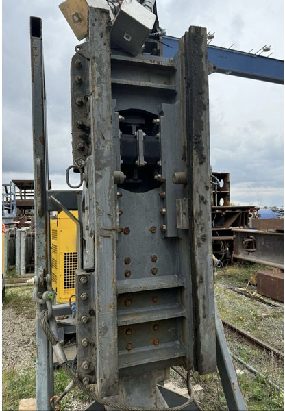 Liebherr Vibro Hammer - Hydraulic hammer for Construction machinery: picture 2 Liebherr Vibro Hammer - Hydraulic hammer for Construction machinery: picture 2