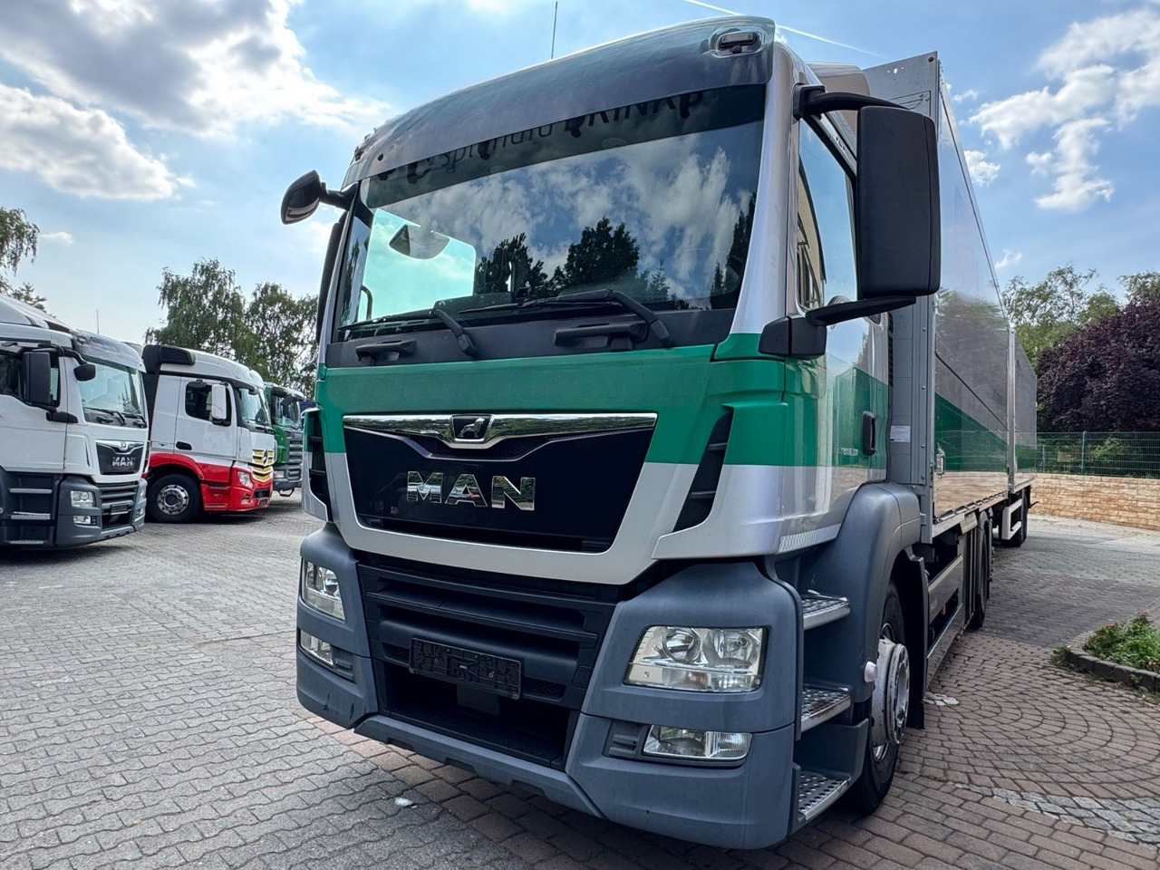 MAN TGS 26.460 2xAHK/2xLBW/Lenk-Lift/kpl.Zug - Beverage truck: picture 2 MAN TGS 26.460 2xAHK/2xLBW/Lenk-Lift/kpl.Zug - Beverage truck: picture 2