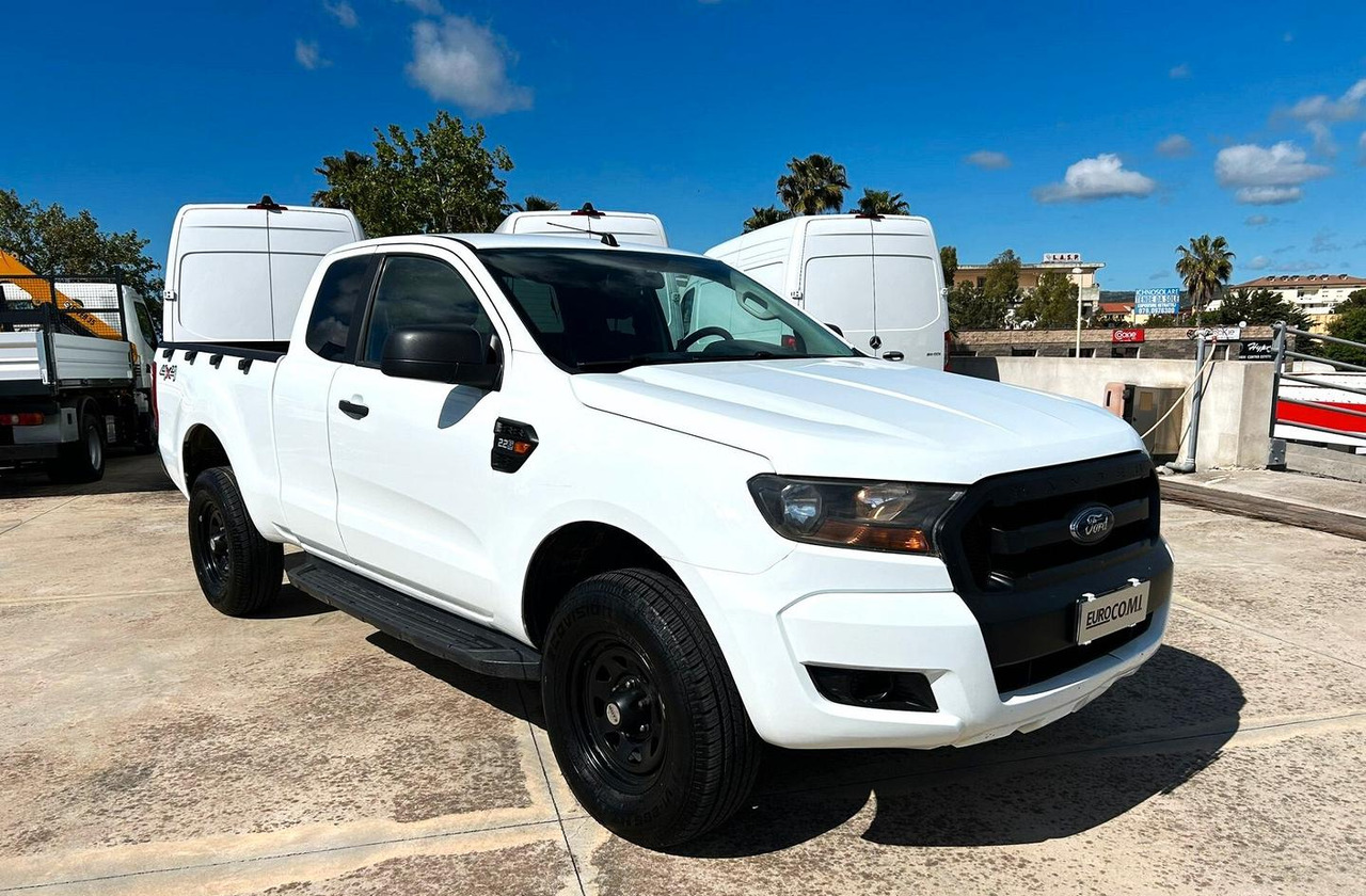 Ford Ranger 2.2 160 cv XL Supercab 4 posti 4wd - Pickup truck: picture 3 Ford Ranger 2.2 160 cv XL Supercab 4 posti 4wd - Pickup truck: picture 3