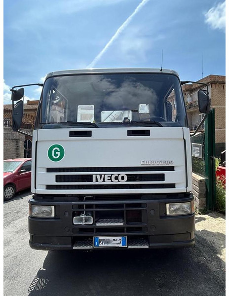 Iveco EuroCargo 100E21 - Loader crane: picture 3 Iveco EuroCargo 100E21 - Loader crane: picture 3