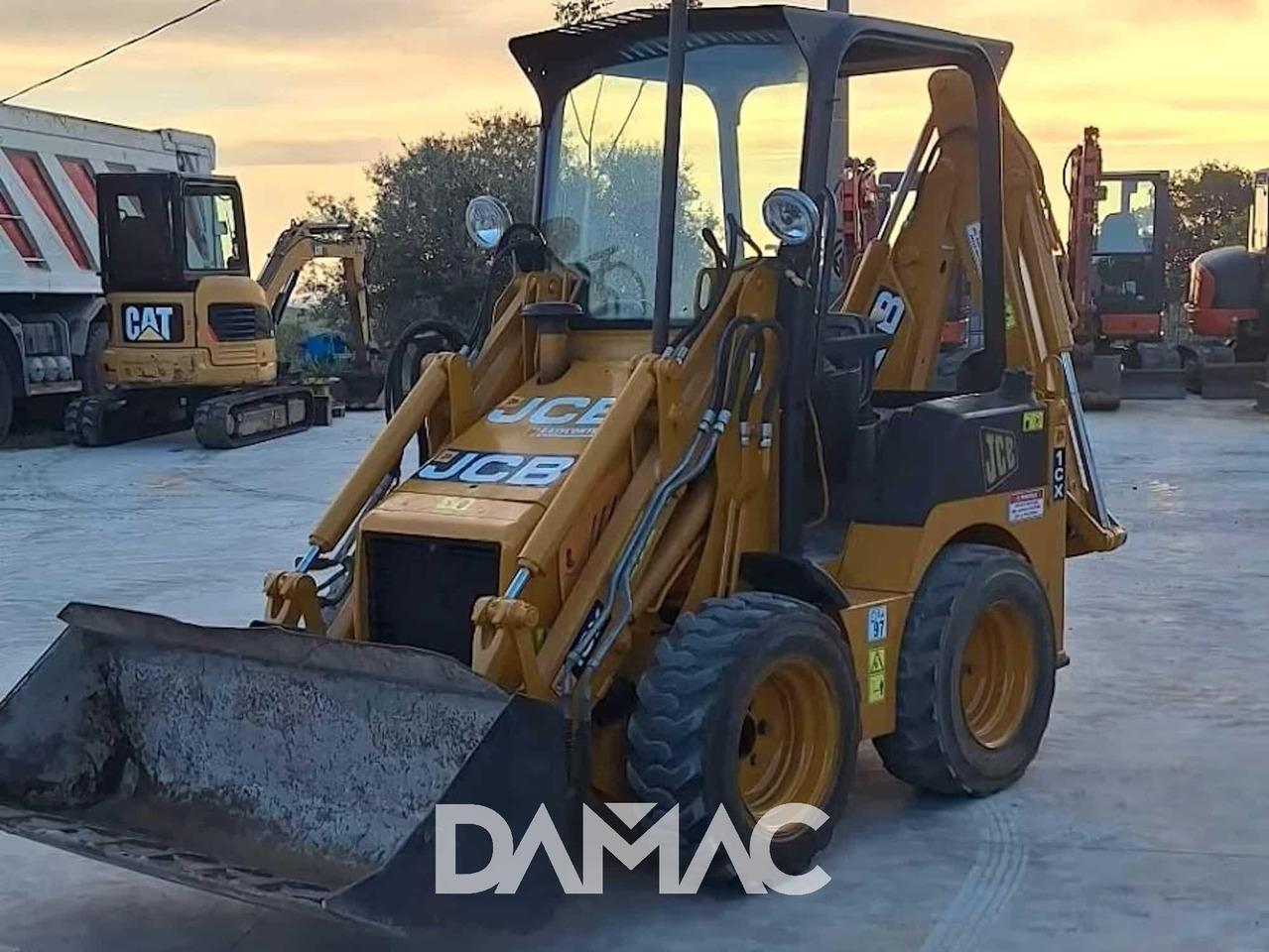 JCB 1CX - Backhoe loader: picture 1 JCB 1CX - Backhoe loader: picture 1