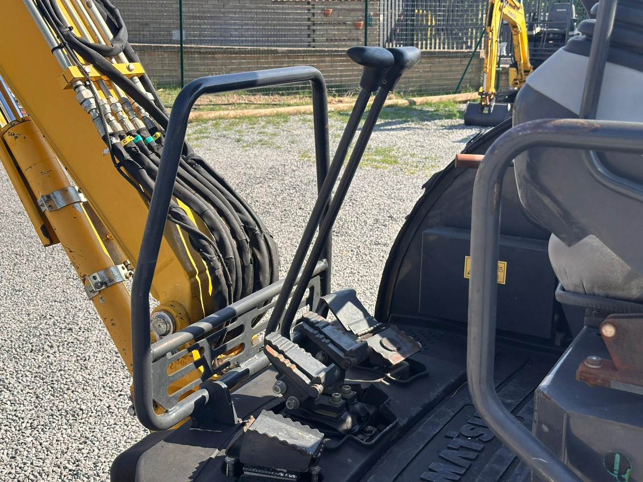 Mini excavator KOMATSU PC26MR-3: picture 11