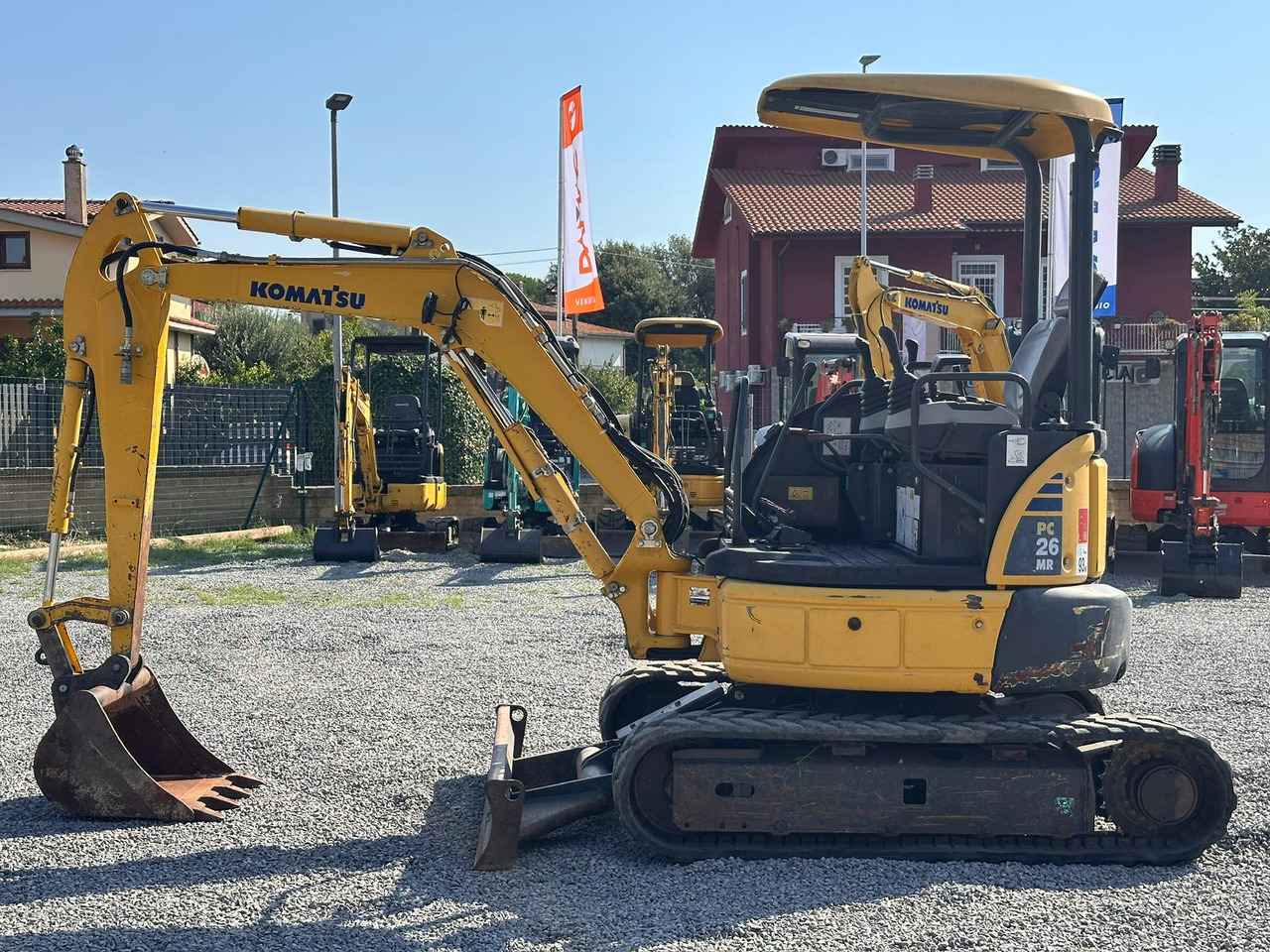 Mini excavator KOMATSU PC26MR-3: picture 6