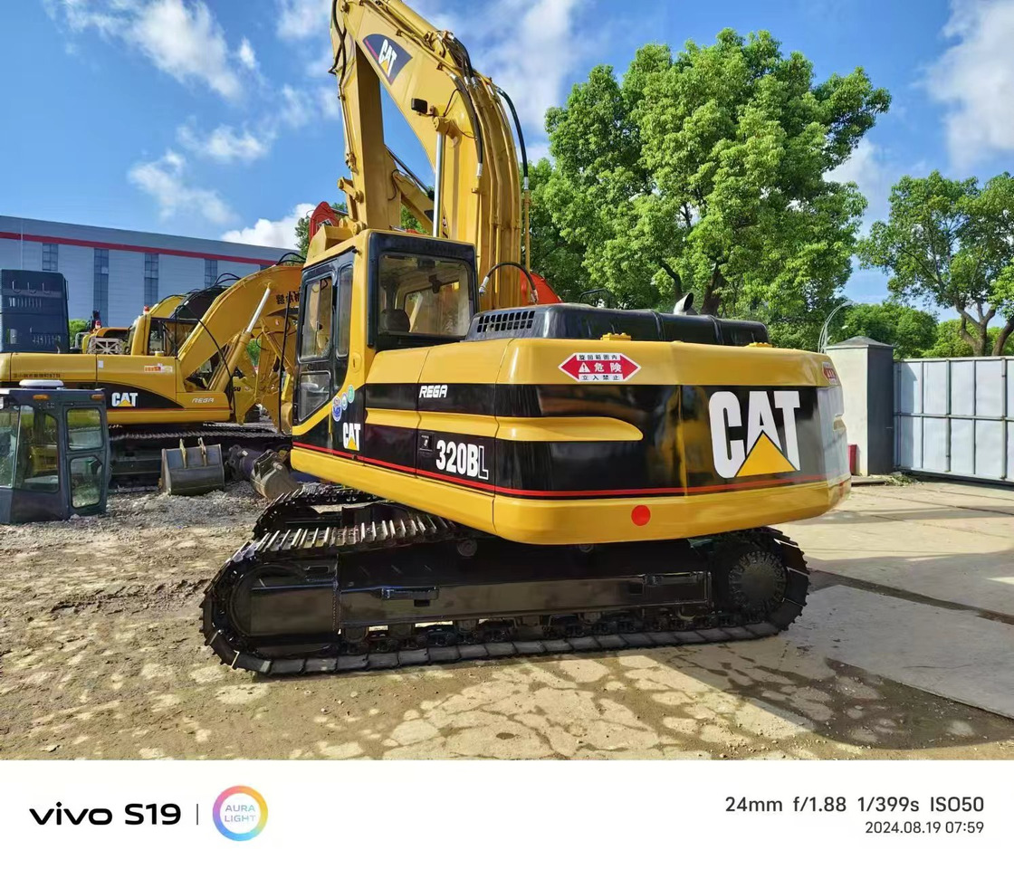 CATERPILLAR 320BL - Crawler excavator: picture 1 CATERPILLAR 320BL - Crawler excavator: picture 1