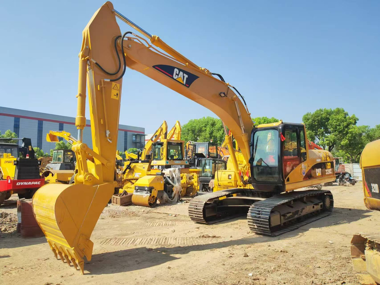 CATERPILLAR 320CL - Crawler excavator: picture 1 CATERPILLAR 320CL - Crawler excavator: picture 1