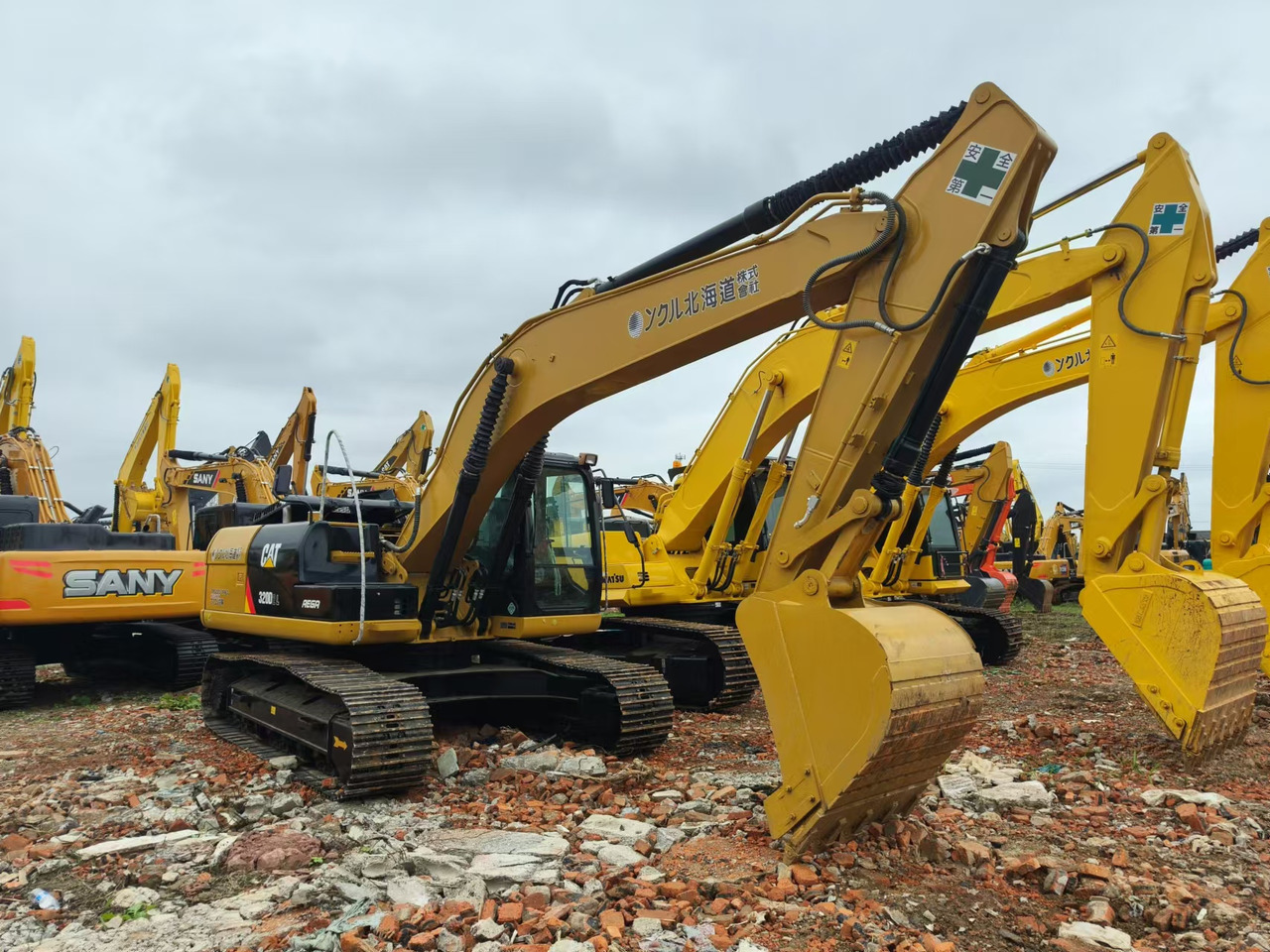CATERPILLAR 320D2L - Crawler excavator: picture 3 CATERPILLAR 320D2L - Crawler excavator: picture 3