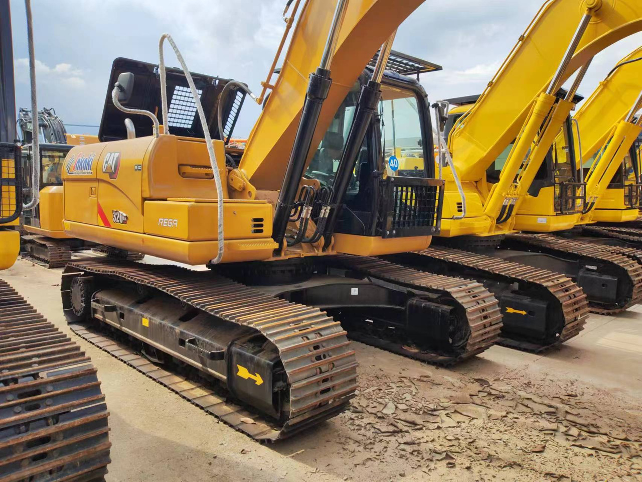 CATERPILLAR 320GX - Crawler excavator: picture 3 CATERPILLAR 320GX - Crawler excavator: picture 3